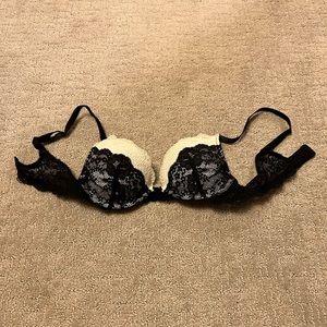 Victorias Secret Dream Angels Push Up Bra Lace Black White 32B.